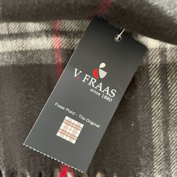 NWT V. Fraas Plaid Oblong Cold Weather Scarf Black White Red - Picture 4 of 5